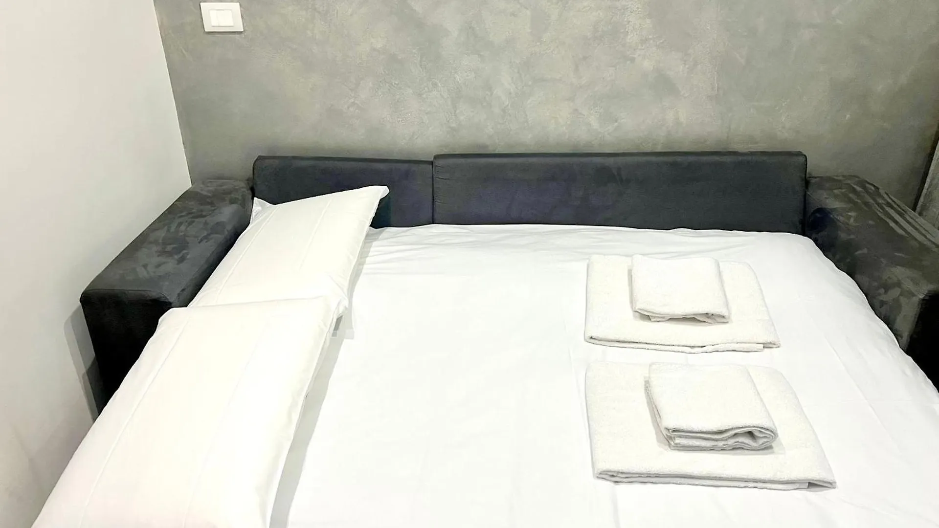 Apartment Navigli Duomo Bocconi Modern House Double-Room Milan Italy